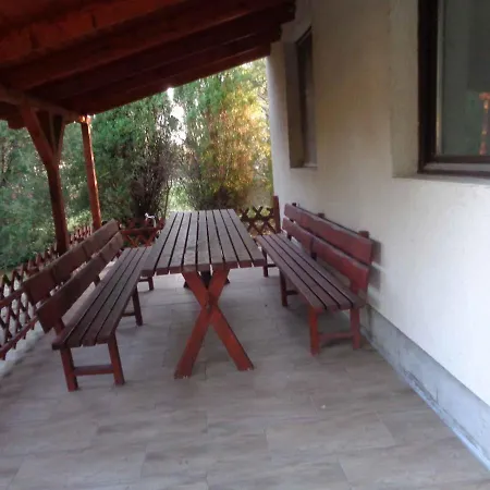 In 19443 بيت للعطل *