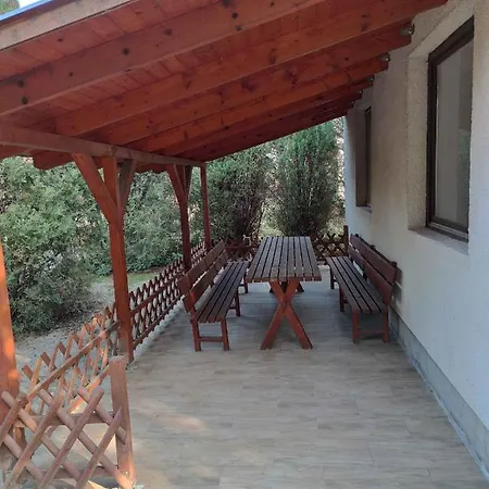 بيت للعطل In 19443 *