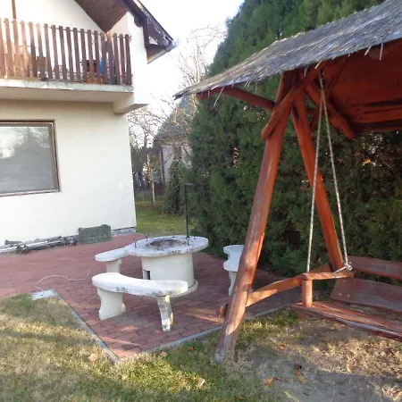 In 19443 بيت للعطل *